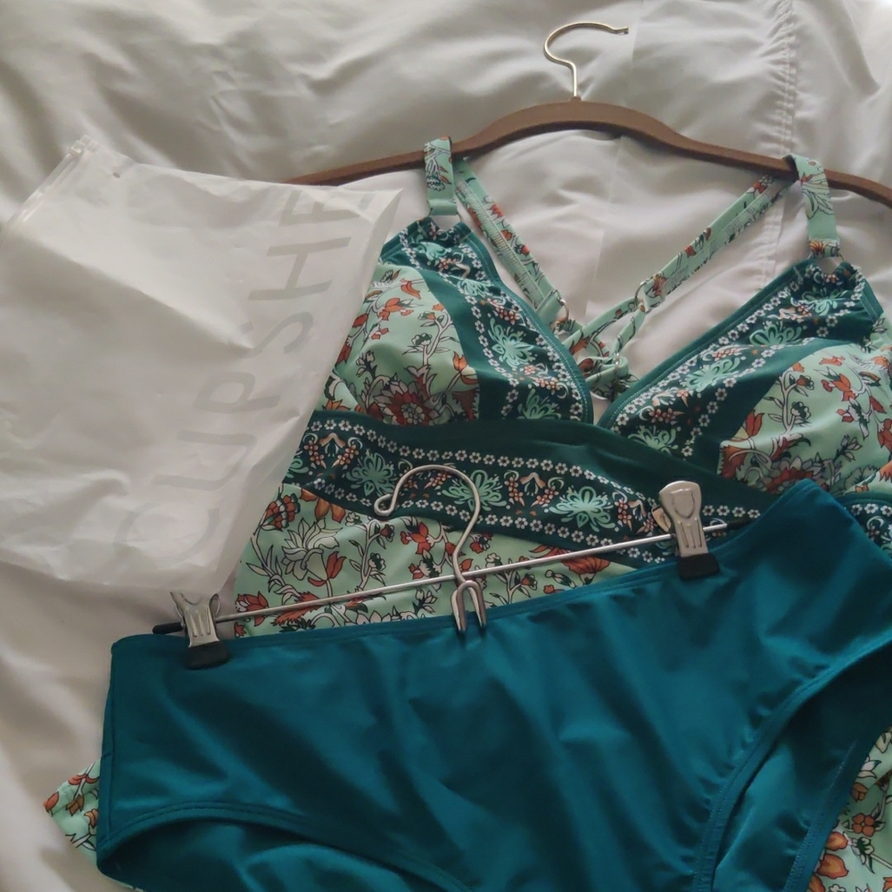 Floral Tankini Swimsuit Set - Picture 6 of 6
